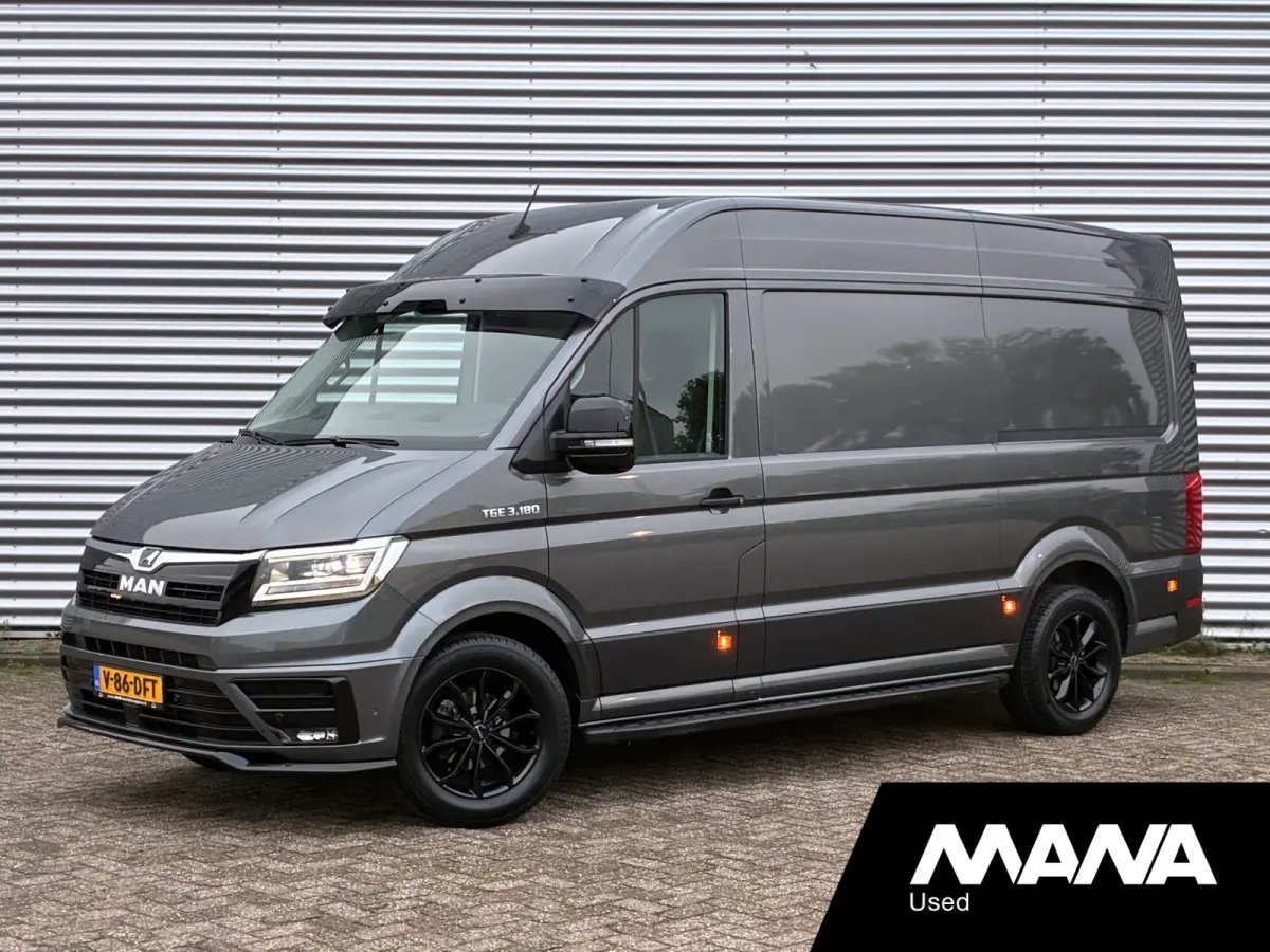 35 3.180 L3H3 • Indium Grey • Black Styling Package