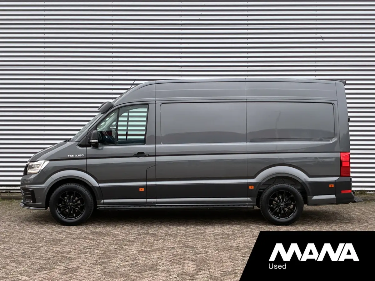 35 3.180 L3H3 • Indium Grey • Black Styling Package