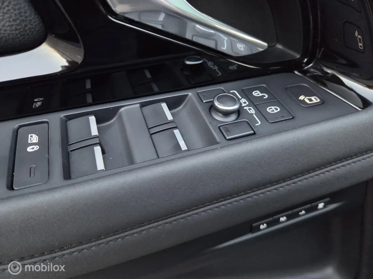 2.0 P250 AWD R-Dynamic First Edition