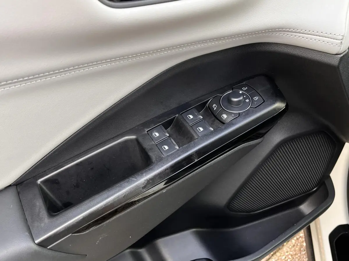 1.0 EcoBoost Sound Edition 155PK Automaat Adaptieve Cruise Winterpack Verbeterde B&O Matrix-LED 360-Camera Climate Privacy Glass Keyless *Speciale Uitvoering*