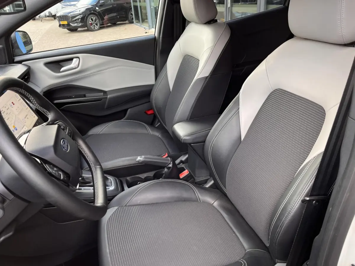 1.0 EcoBoost Sound Edition 155PK Automaat Adaptieve Cruise Winterpack Verbeterde B&O Matrix-LED 360-Camera Climate Privacy Glass Keyless *Speciale Uitvoering*