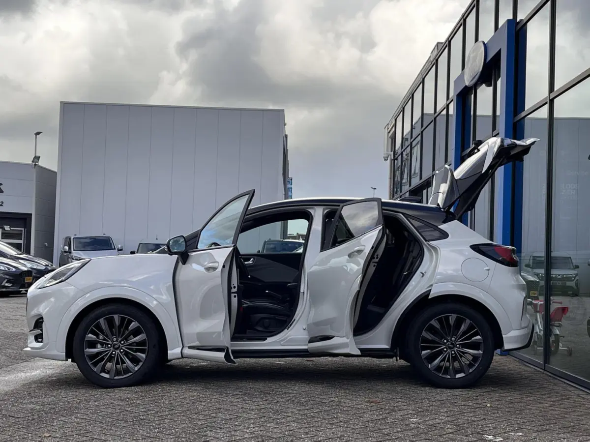 1.0 EcoBoost Sound Edition 155PK Automaat Adaptieve Cruise Winterpack Verbeterde B&O Matrix-LED 360-Camera Climate Privacy Glass Keyless *Speciale Uitvoering*
