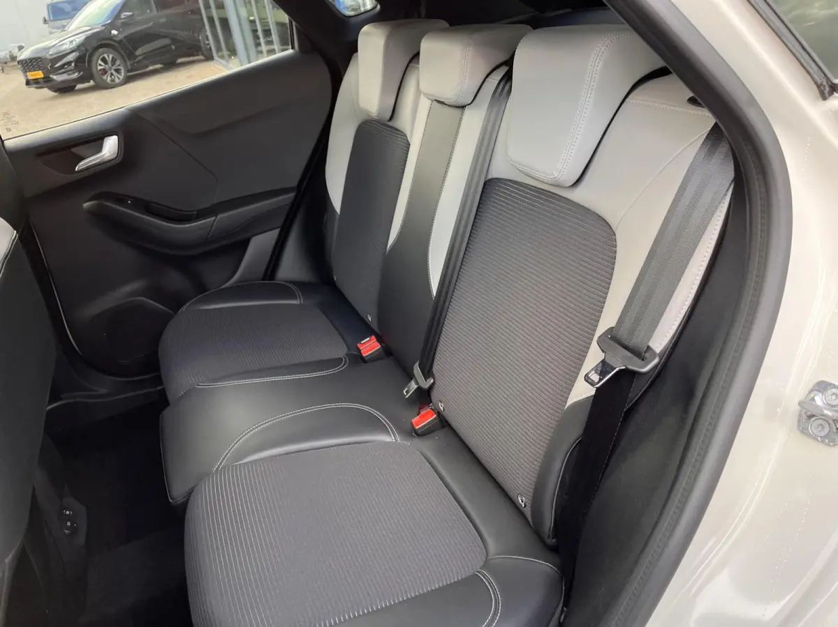 1.0 EcoBoost Sound Edition 155PK Automaat Adaptieve Cruise Winterpack Verbeterde B&O Matrix-LED 360-Camera Climate Privacy Glass Keyless *Speciale Uitvoering*