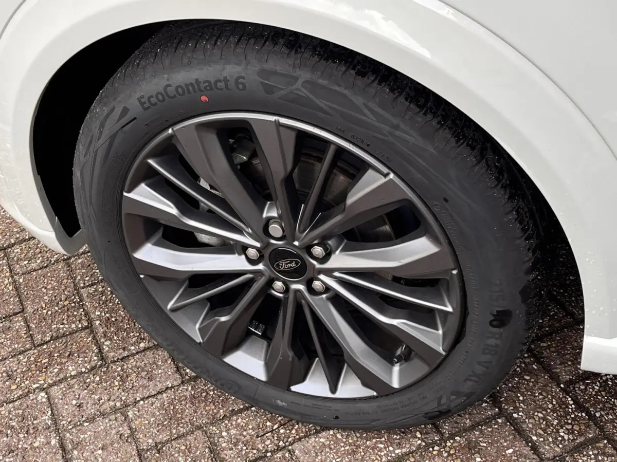 1.0 EcoBoost Sound Edition 155PK Automaat Adaptieve Cruise Winterpack Verbeterde B&O Matrix-LED 360-Camera Climate Privacy Glass Keyless *Speciale Uitvoering*