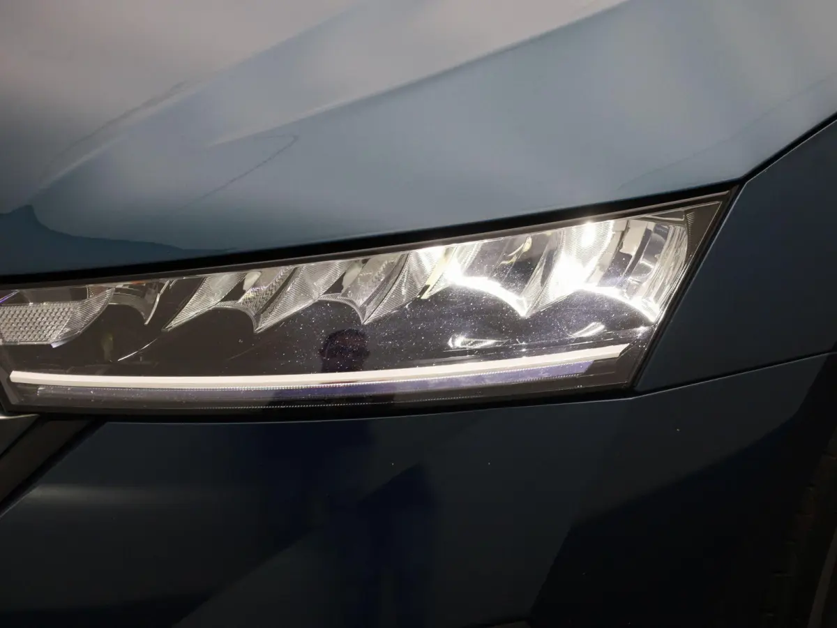 1.0 TSI Business Edition | Apple Carplay / Android Auto | Parkeersensoren | Trekhaak | Lichtmetalen Velgen |