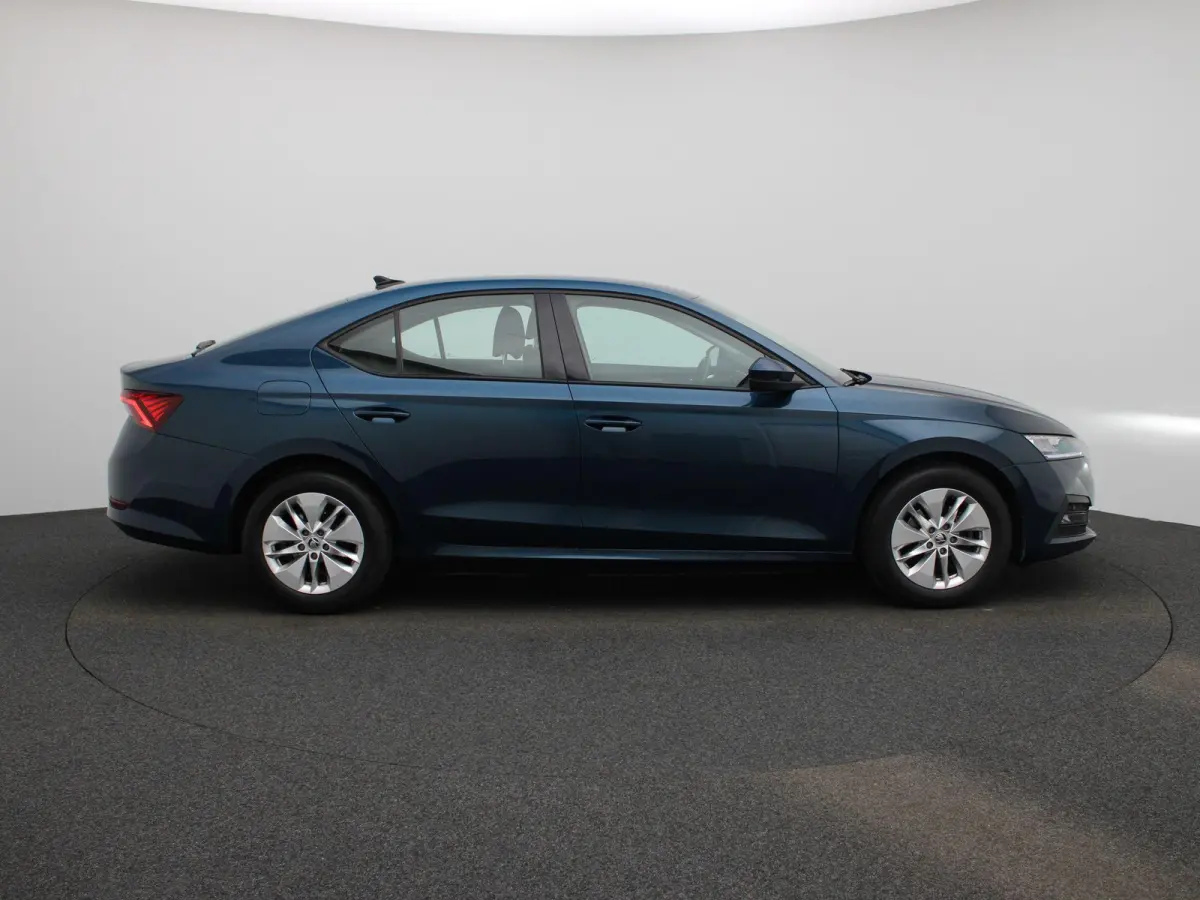 1.0 TSI Business Edition | Apple Carplay / Android Auto | Parkeersensoren | Trekhaak | Lichtmetalen Velgen |