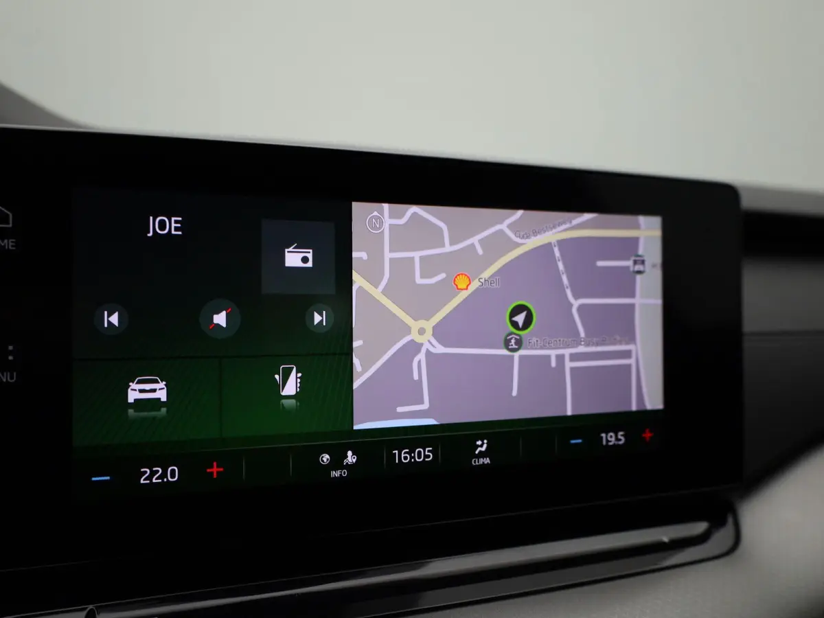 1.0 TSI Business Edition | Apple Carplay / Android Auto | Parkeersensoren | Trekhaak | Lichtmetalen Velgen |
