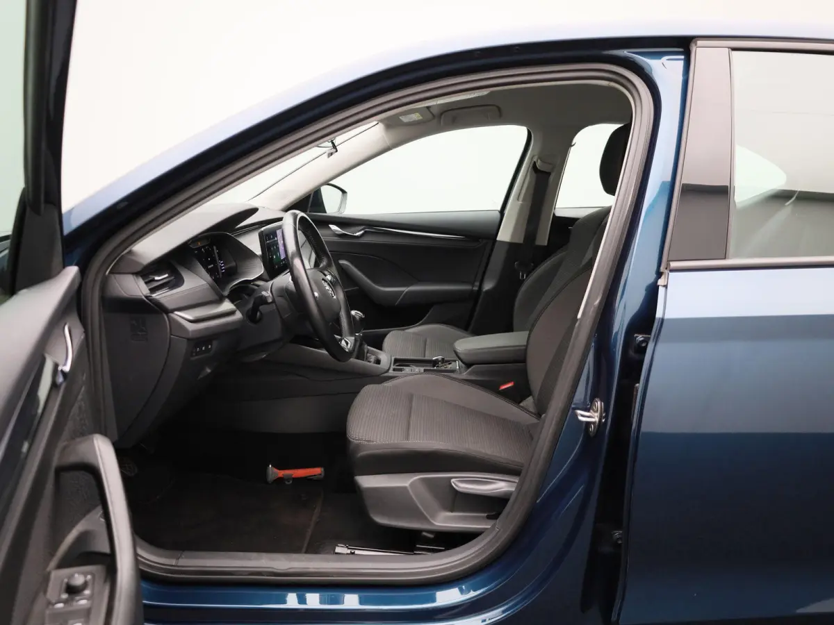 1.0 TSI Business Edition | Apple Carplay / Android Auto | Parkeersensoren | Trekhaak | Lichtmetalen Velgen |