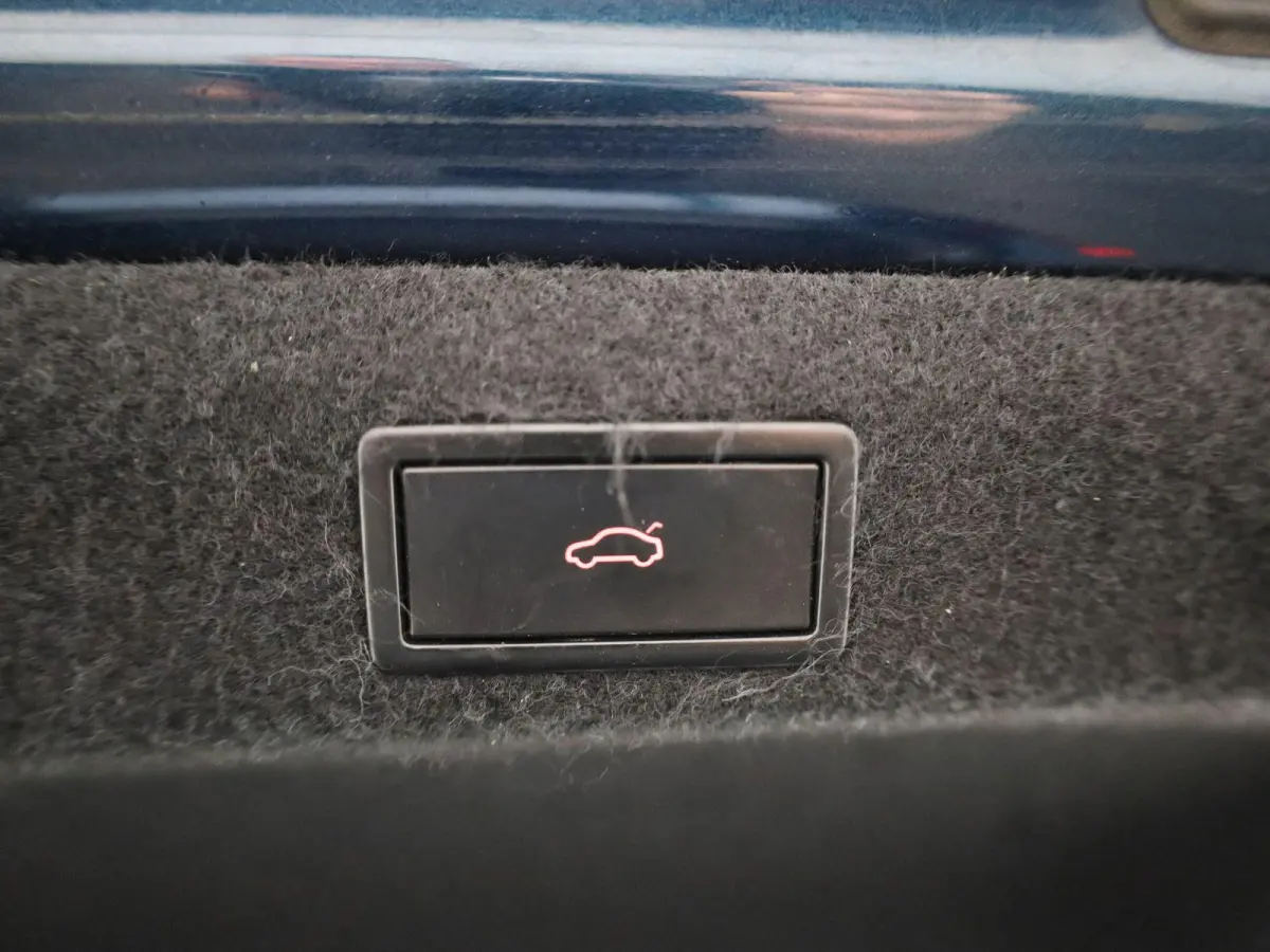 1.0 TSI Business Edition | Apple Carplay / Android Auto | Parkeersensoren | Trekhaak | Lichtmetalen Velgen |
