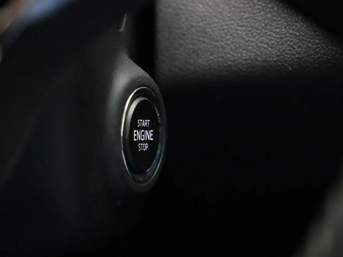 1.0 TSI Business Edition | Apple Carplay / Android Auto | Parkeersensoren | Trekhaak | Lichtmetalen Velgen |