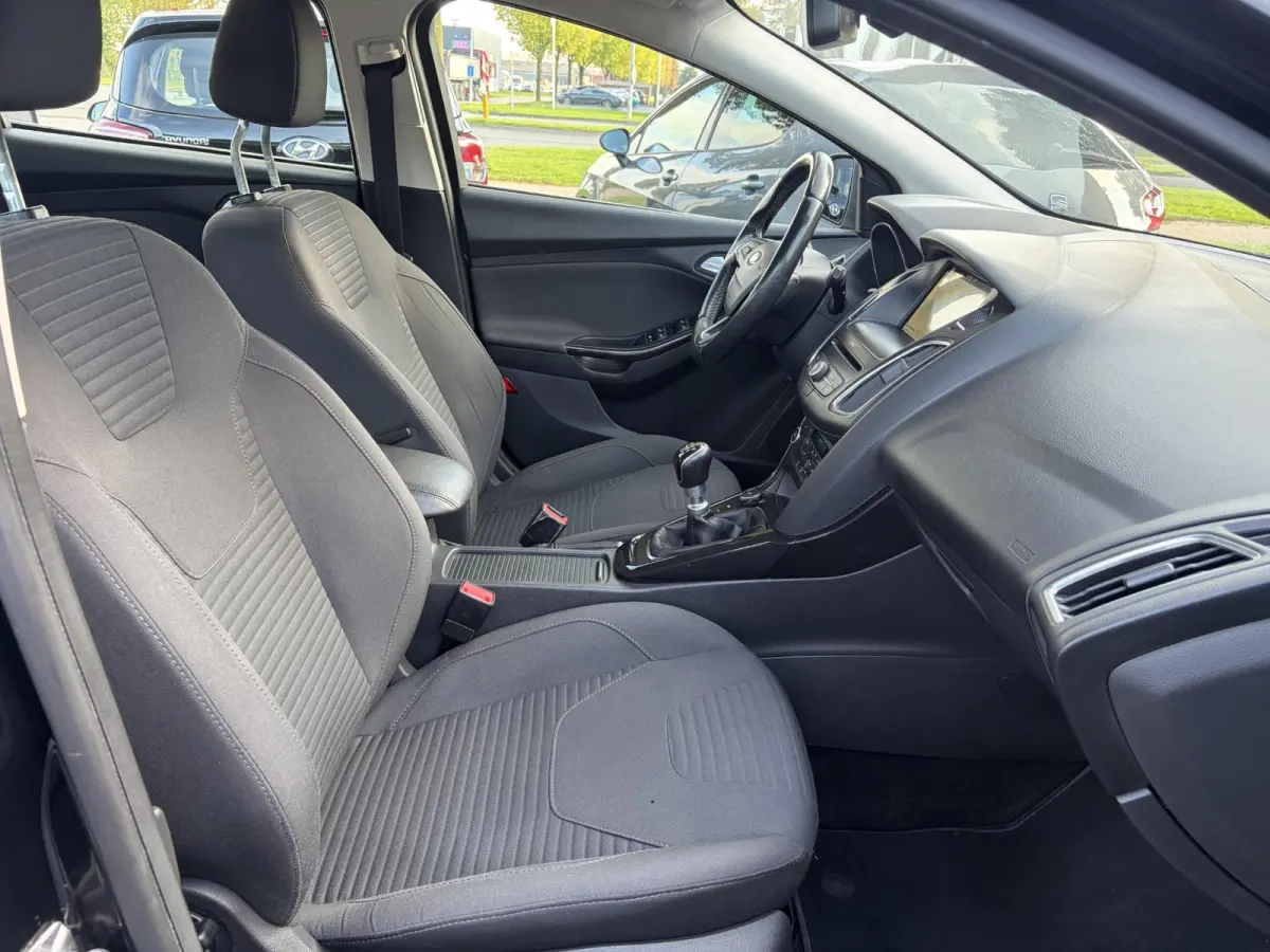 1.5 Titanium D-riem vv in 2024✓150pk✓2e Eigenaar✓Dealer Onderhouden✓Trekhaak✓Carplay✓Keyless✓6bak✓Clima✓Cruise✓Lm velgen✓N.A.P✓Apk tot 08-2027
