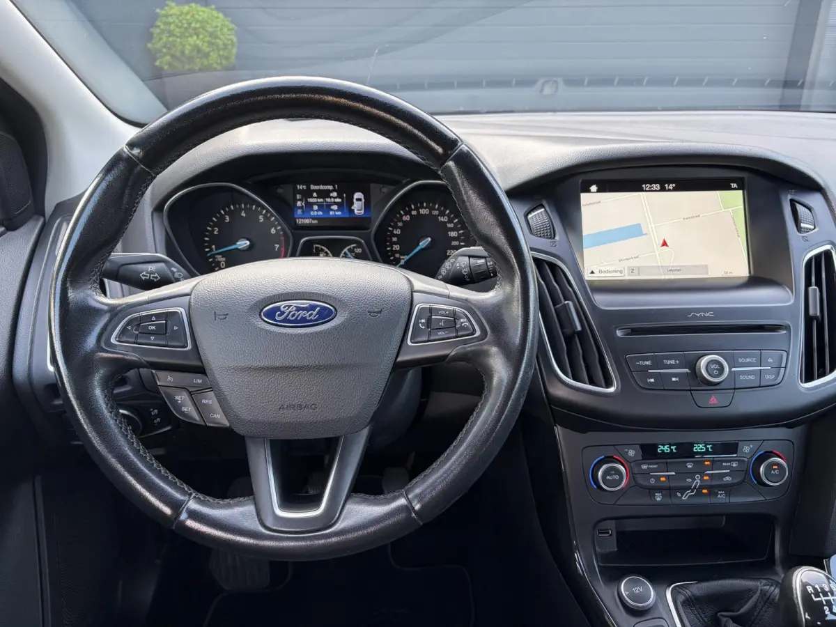 1.5 Titanium D-riem vv in 2024✓150pk✓2e Eigenaar✓Dealer Onderhouden✓Trekhaak✓Carplay✓Keyless✓6bak✓Clima✓Cruise✓Lm velgen✓N.A.P✓Apk tot 08-2027