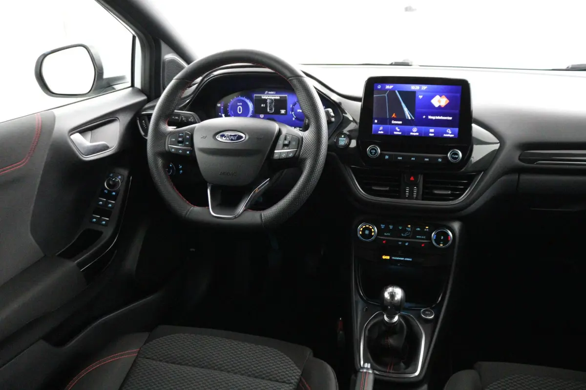 1.0 EcoBoost ST-Line | Trekhaak | Keyless Entry | CarPlay | Digitaal Dashboard |