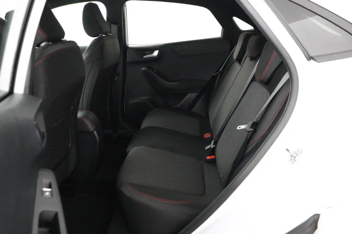 1.0 EcoBoost ST-Line | Trekhaak | Keyless Entry | CarPlay | Digitaal Dashboard |