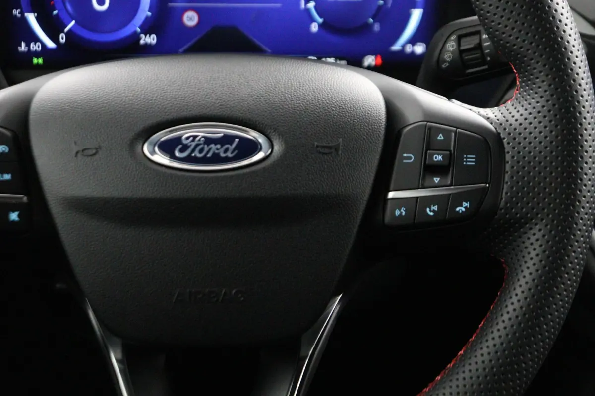 1.0 EcoBoost ST-Line | Trekhaak | Keyless Entry | CarPlay | Digitaal Dashboard |