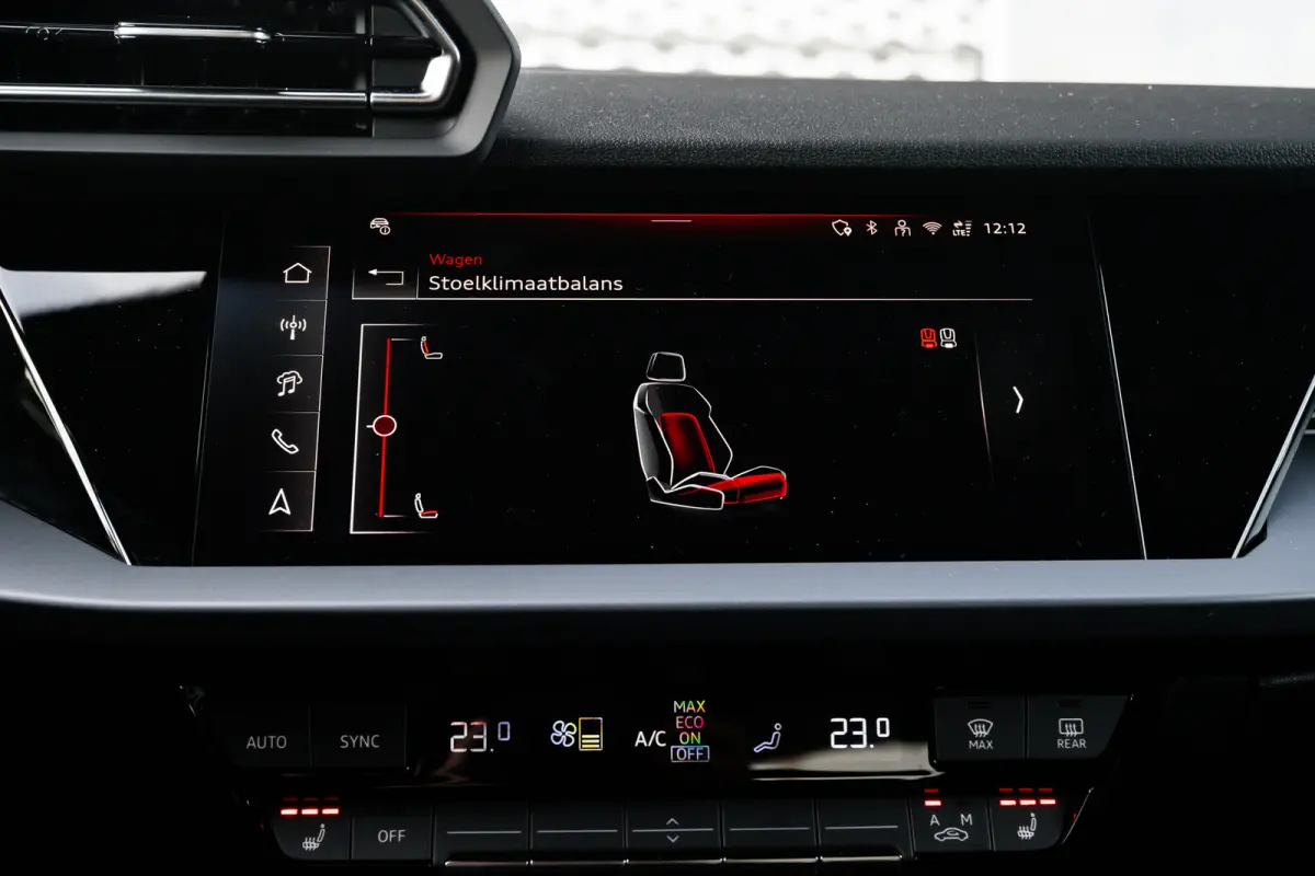 TFSI e 204 pk Advanced | Achteruitrijcamera | Sound System | Stoelverwarming | | Achteruitrijcamera | Adaptive cruisecontrol (Adaptive Cruise Control) | Audi sound system