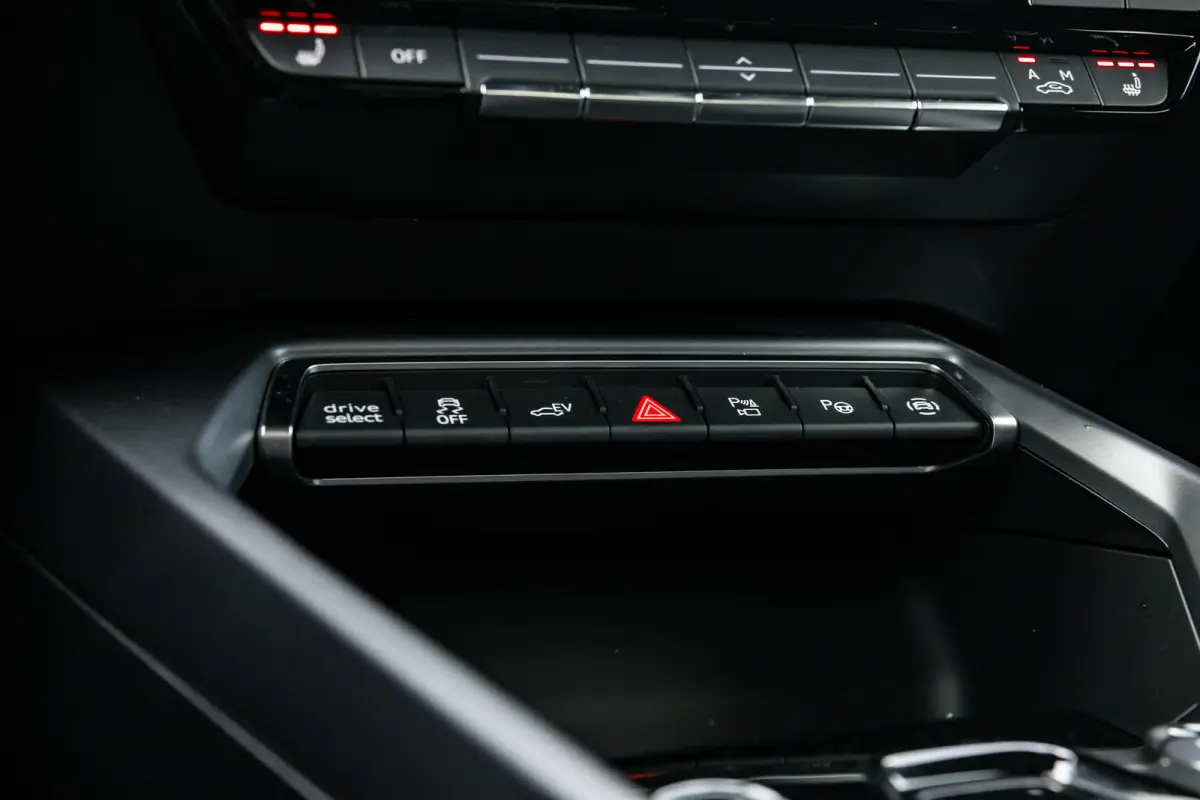 TFSI e 204 pk Advanced | Achteruitrijcamera | Sound System | Stoelverwarming | | Achteruitrijcamera | Adaptive cruisecontrol (Adaptive Cruise Control) | Audi sound system