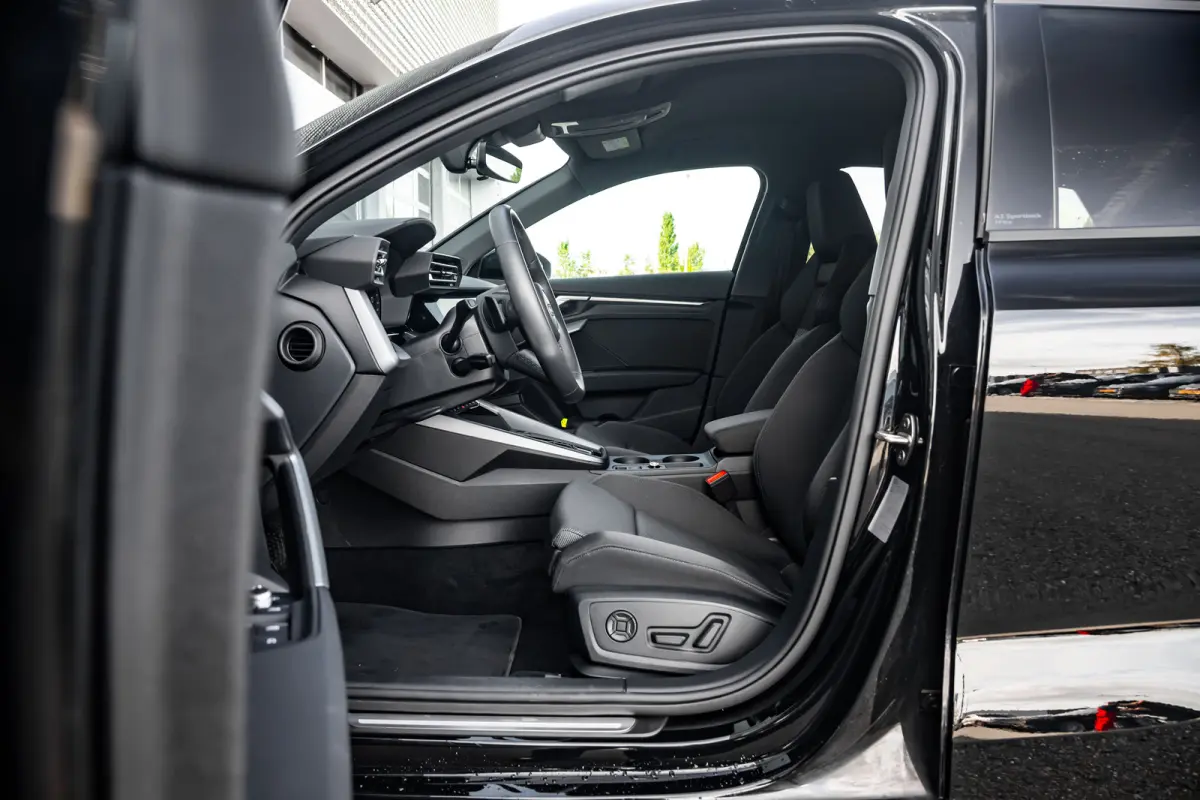 TFSI e 204 pk Advanced | Achteruitrijcamera | Sound System | Stoelverwarming | | Achteruitrijcamera | Adaptive cruisecontrol (Adaptive Cruise Control) | Audi sound system