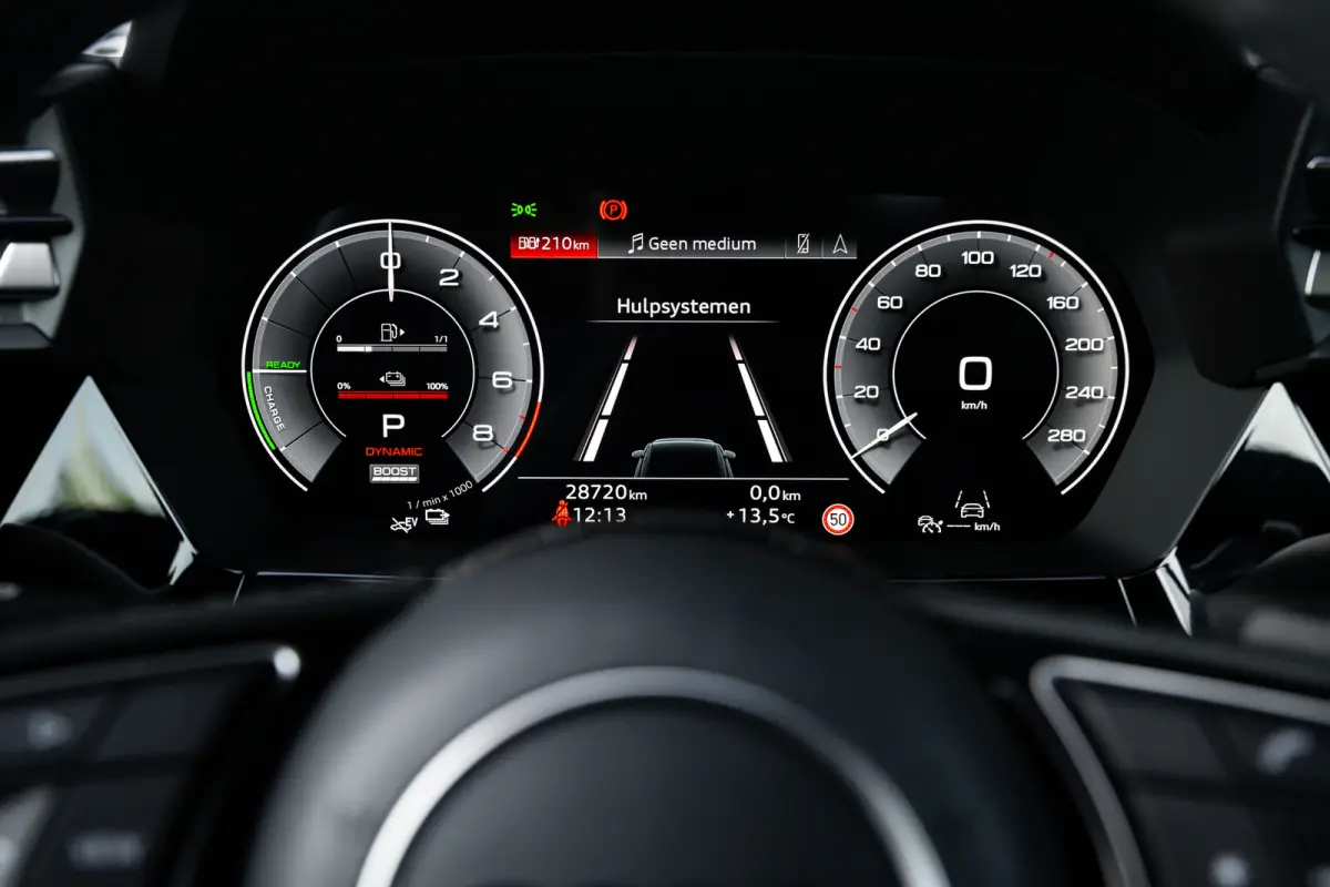 TFSI e 204 pk Advanced | Achteruitrijcamera | Sound System | Stoelverwarming | | Achteruitrijcamera | Adaptive cruisecontrol (Adaptive Cruise Control) | Audi sound system