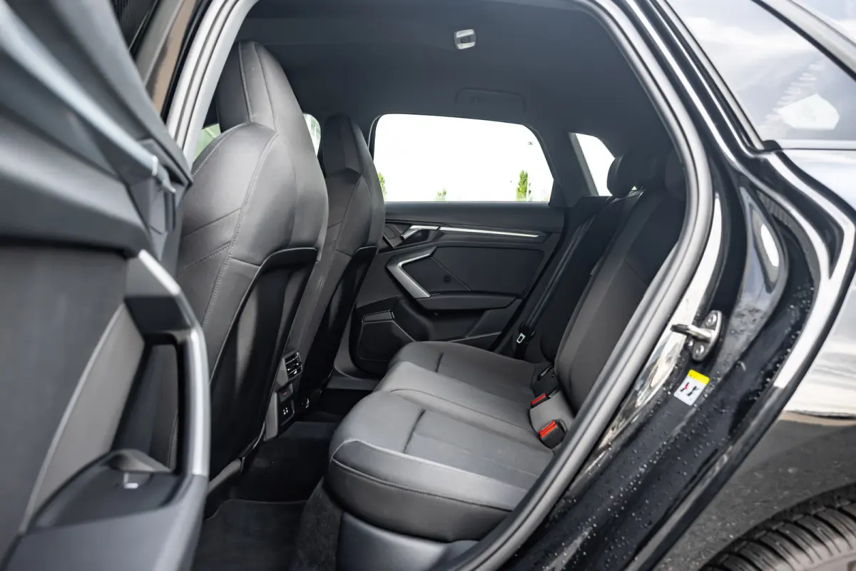 TFSI e 204 pk Advanced | Achteruitrijcamera | Sound System | Stoelverwarming | | Achteruitrijcamera | Adaptive cruisecontrol (Adaptive Cruise Control) | Audi sound system