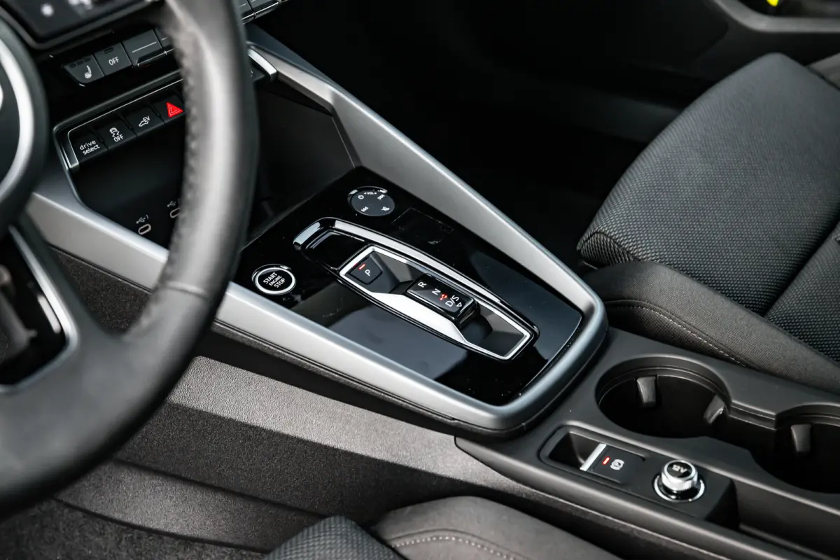 TFSI e 204 pk Advanced | Achteruitrijcamera | Sound System | Stoelverwarming | | Achteruitrijcamera | Adaptive cruisecontrol (Adaptive Cruise Control) | Audi sound system