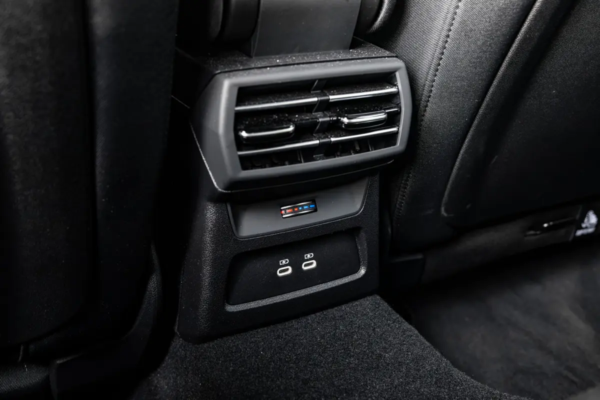 TFSI e 204 pk Advanced | Achteruitrijcamera | Sound System | Stoelverwarming | | Achteruitrijcamera | Adaptive cruisecontrol (Adaptive Cruise Control) | Audi sound system