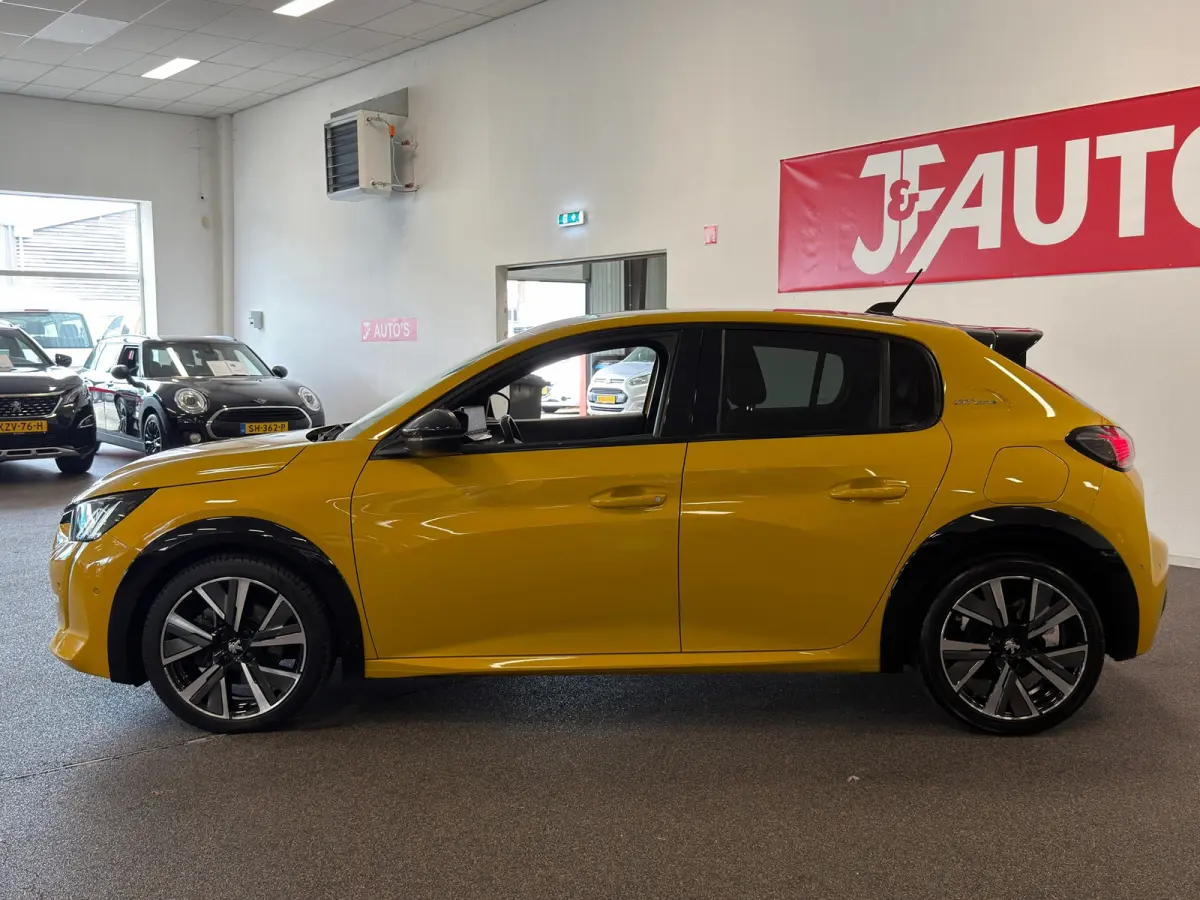 1.2 PureTech GT-Line|NAVI|CAMERA|PANORAMA|CRUISE