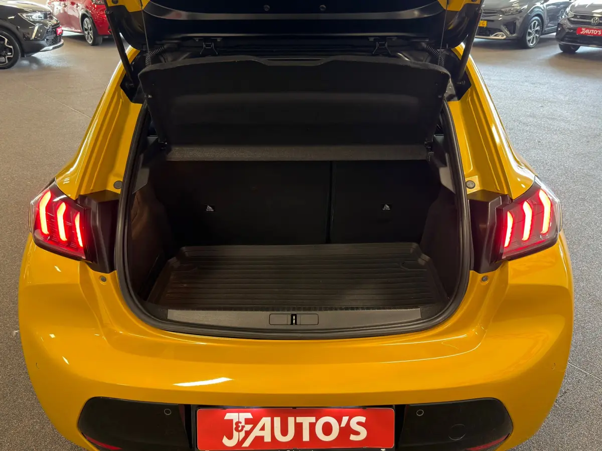 1.2 PureTech GT-Line|NAVI|CAMERA|PANORAMA|CRUISE