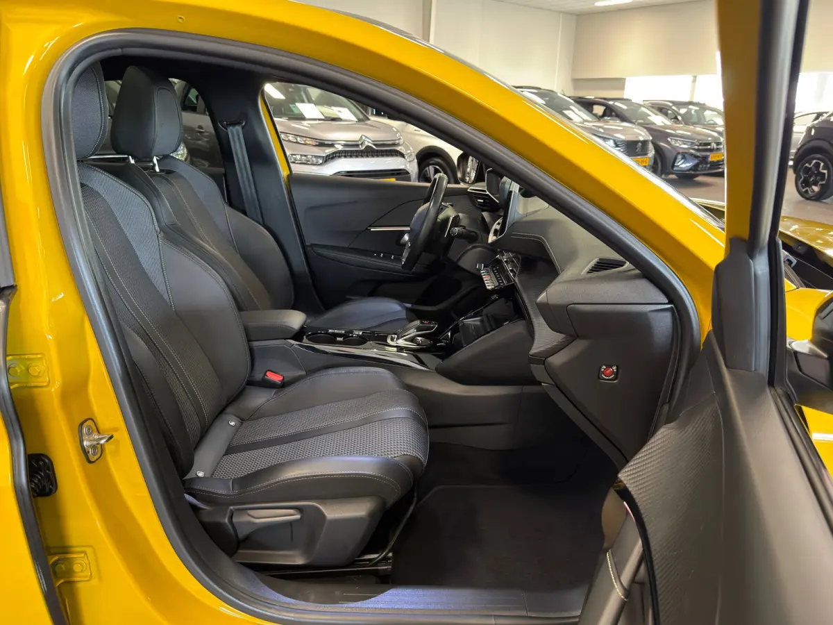 1.2 PureTech GT-Line|NAVI|CAMERA|PANORAMA|CRUISE