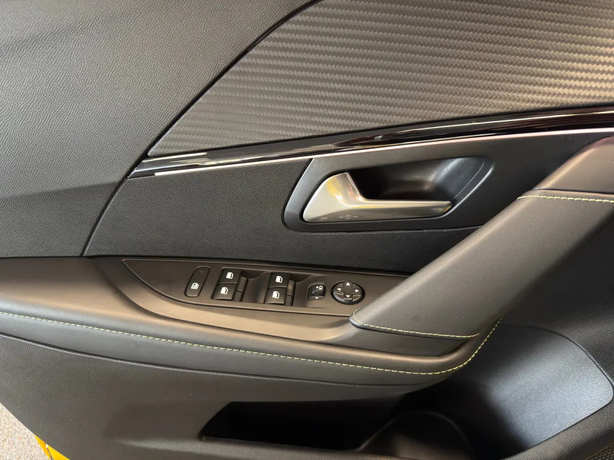1.2 PureTech GT-Line|NAVI|CAMERA|PANORAMA|CRUISE