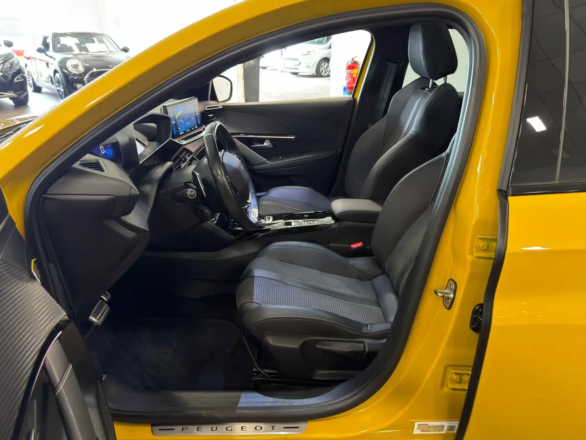 1.2 PureTech GT-Line|NAVI|CAMERA|PANORAMA|CRUISE