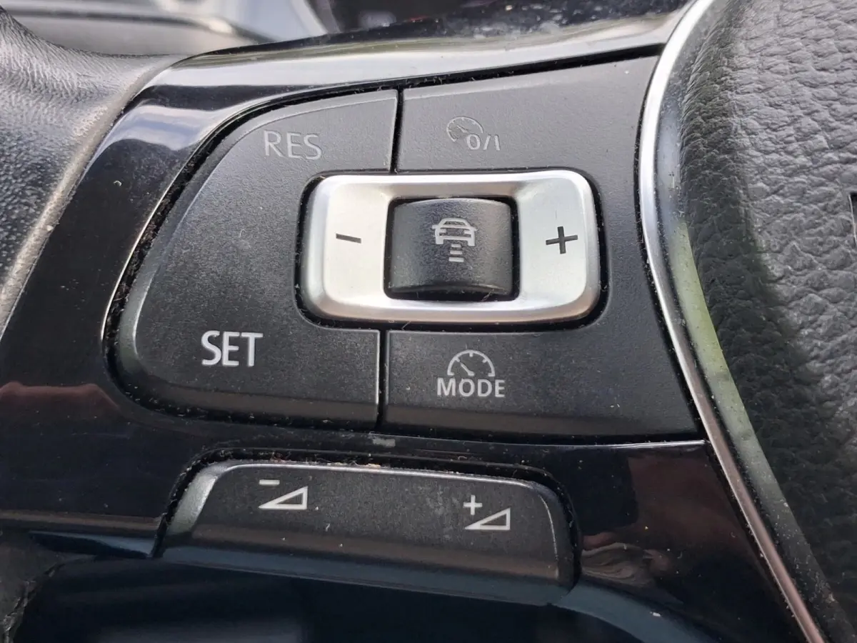 1.6 TDI Comfortline BlueMotion | Cruise control + Navi |