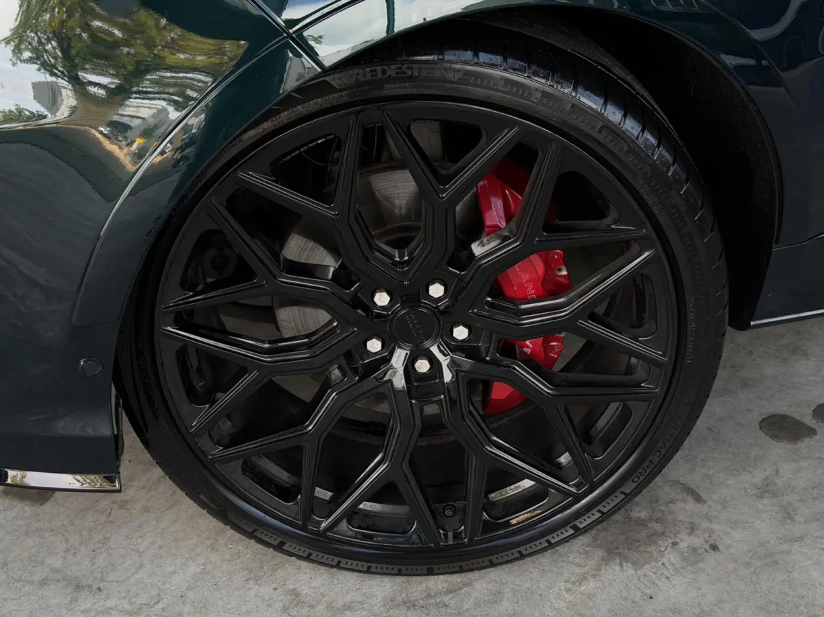 P575 SVR Carbon Edition