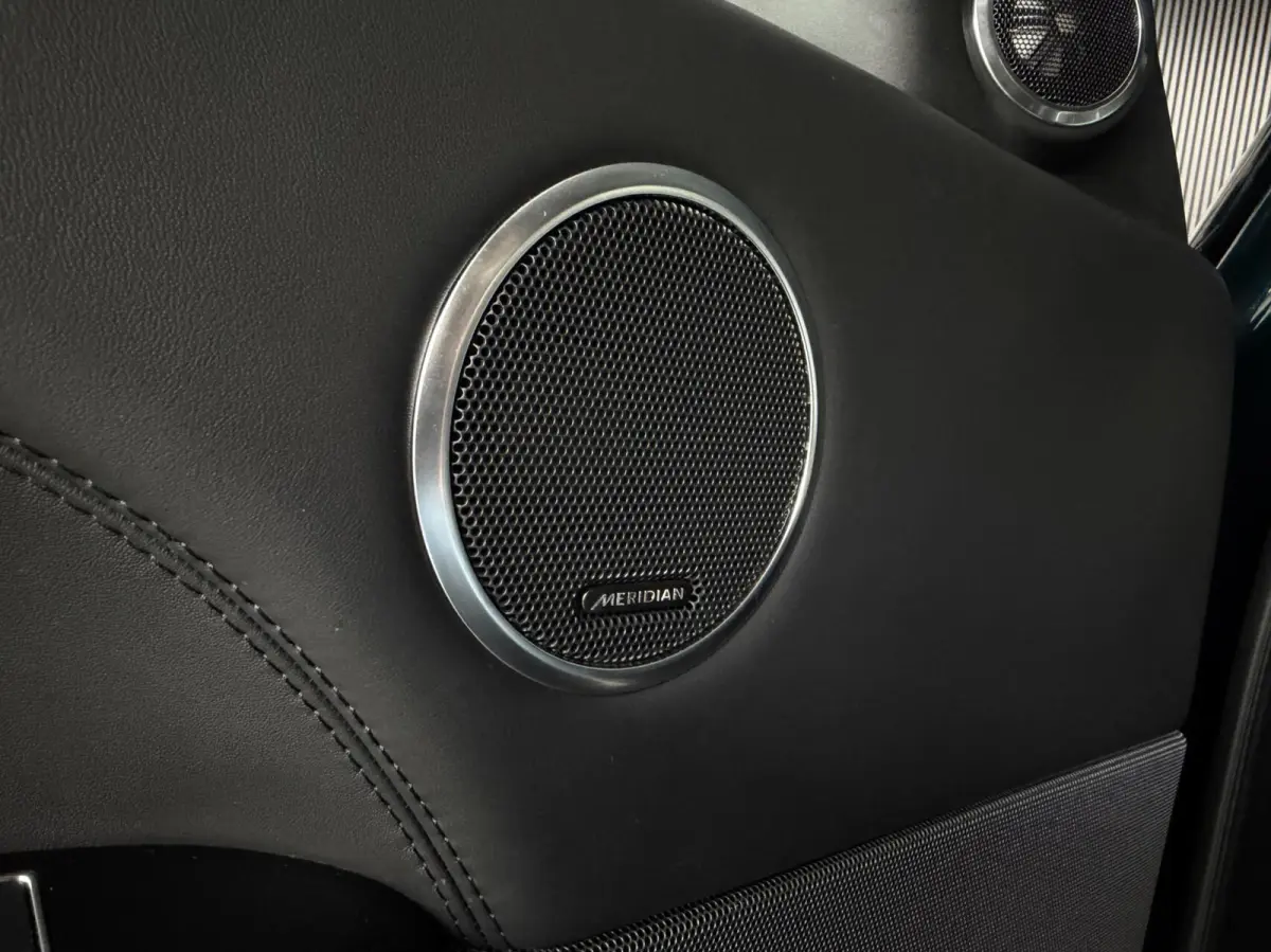 P575 SVR Carbon Edition