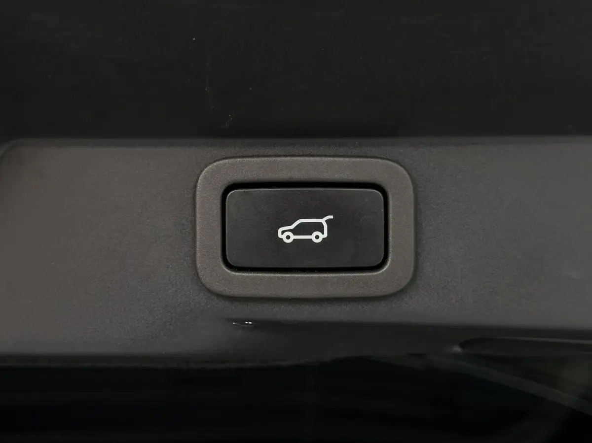 P575 SVR Carbon Edition