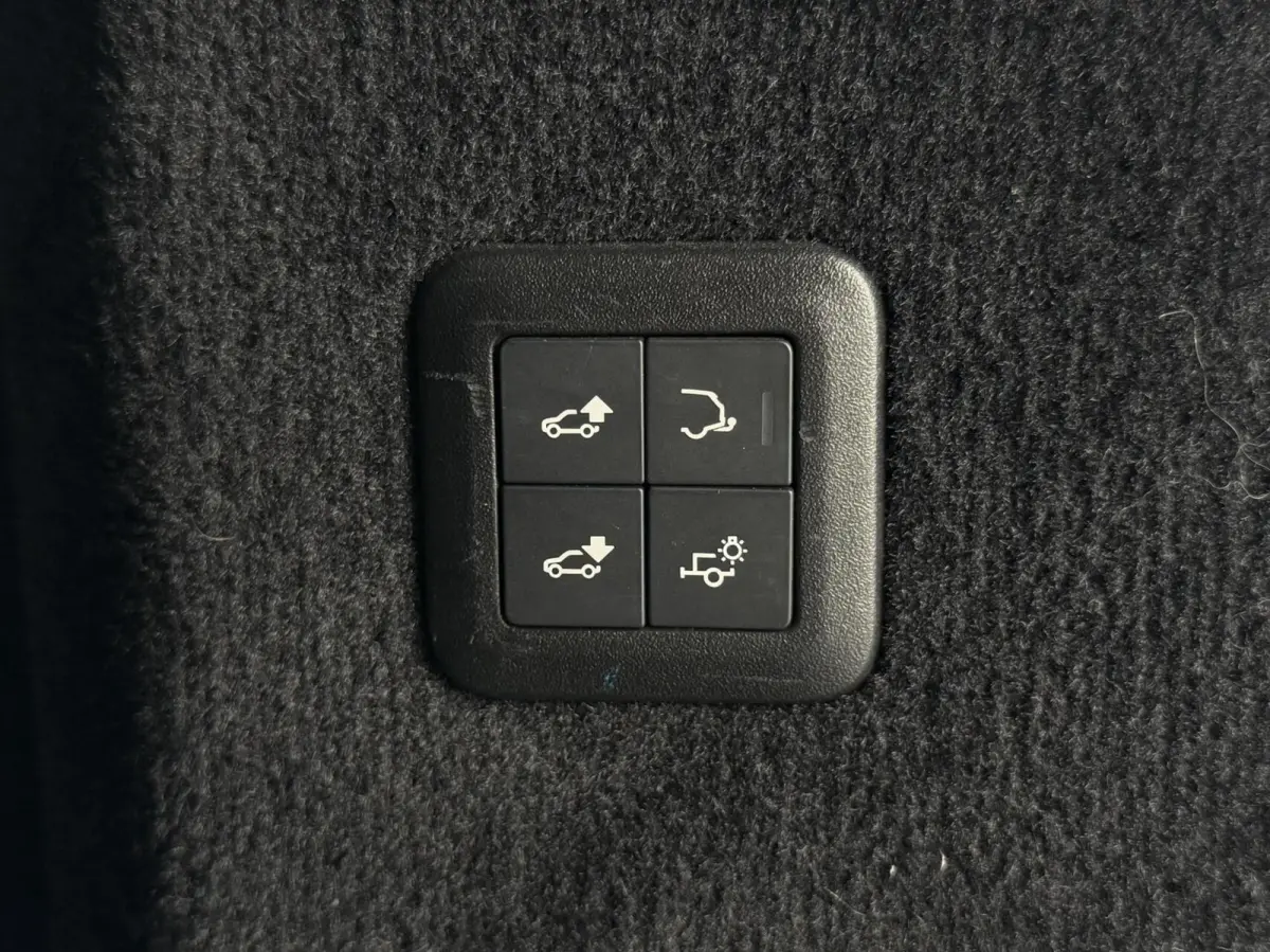 P575 SVR Carbon Edition