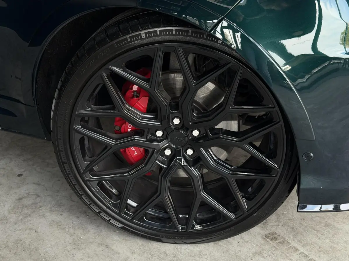 P575 SVR Carbon Edition