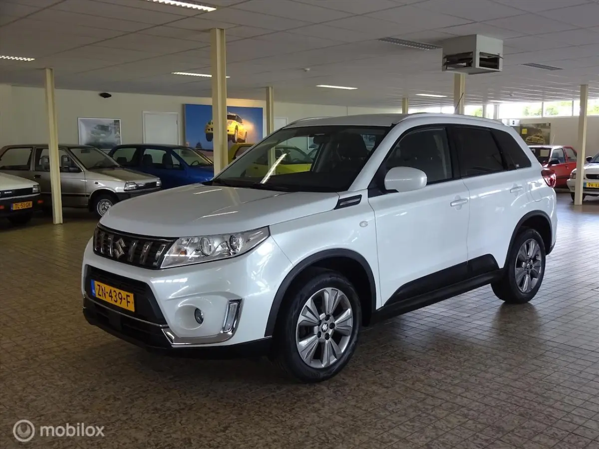 1.0 Boosterjet 112PK Select Navigatie