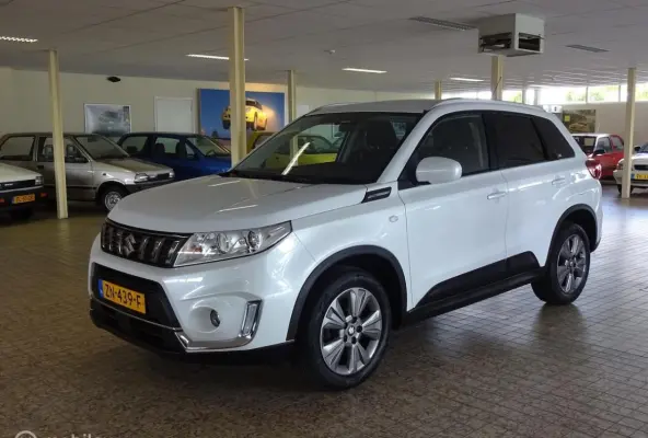 1.0 Boosterjet 112PK Select Navigatie