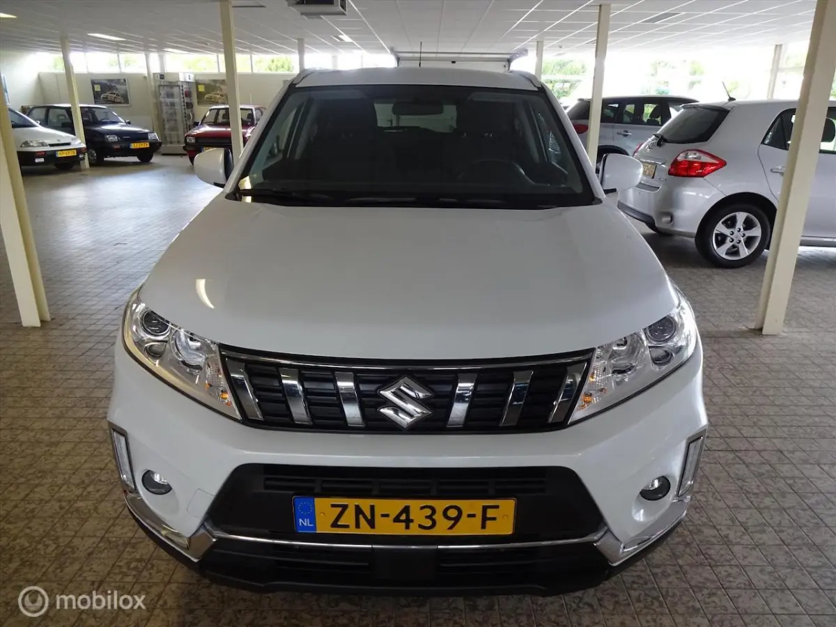 1.0 Boosterjet 112PK Select Navigatie