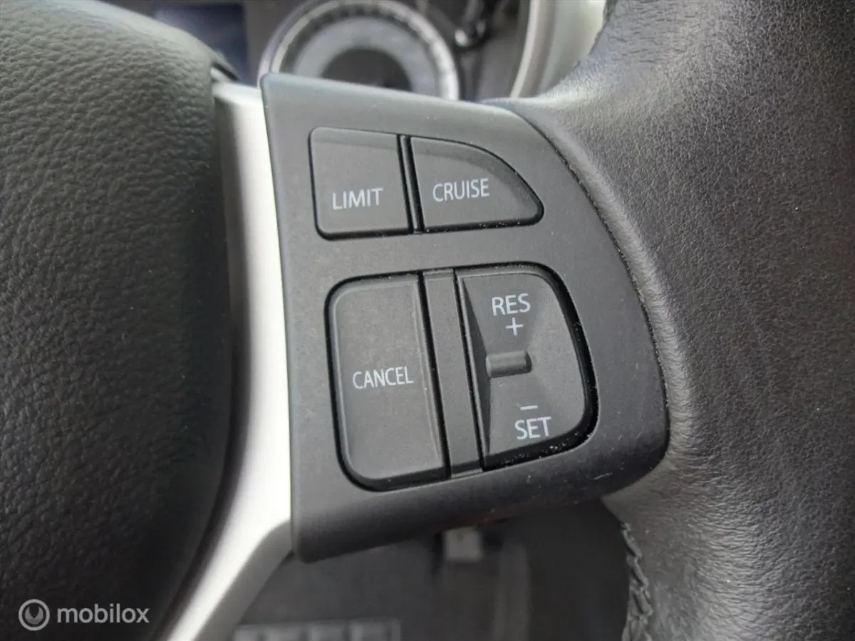 1.0 Boosterjet 112PK Select Navigatie