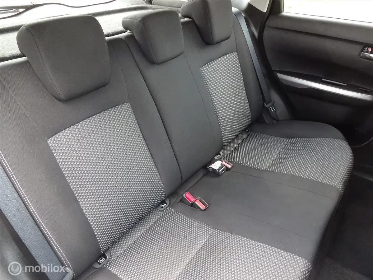 1.0 Boosterjet 112PK Select Navigatie
