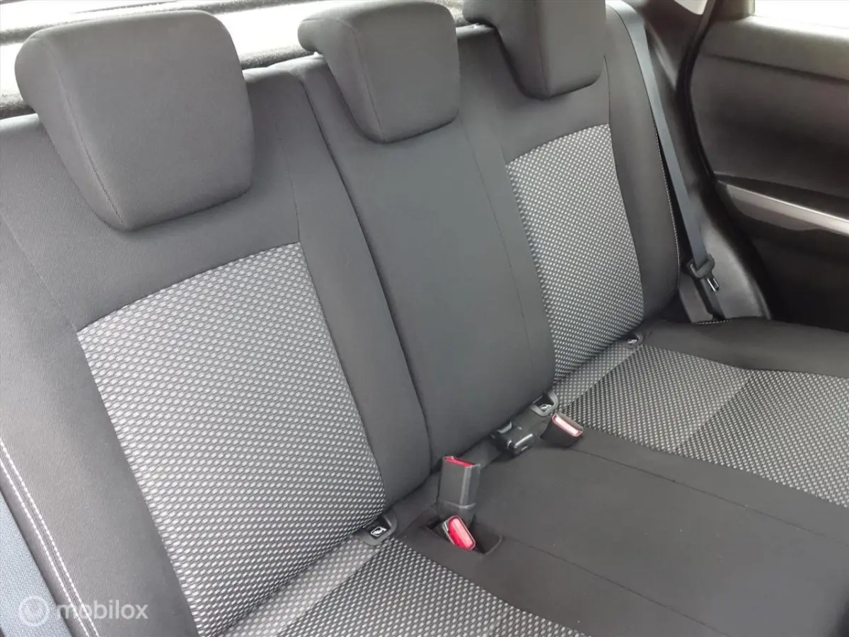 1.0 Boosterjet 112PK Select Navigatie