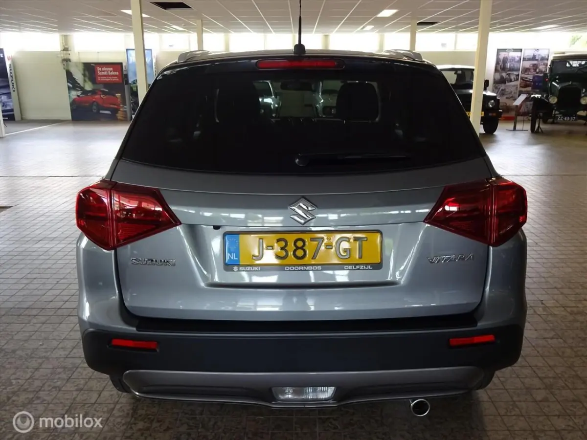 1.0 Boosterjet 112PK Select Navigatie