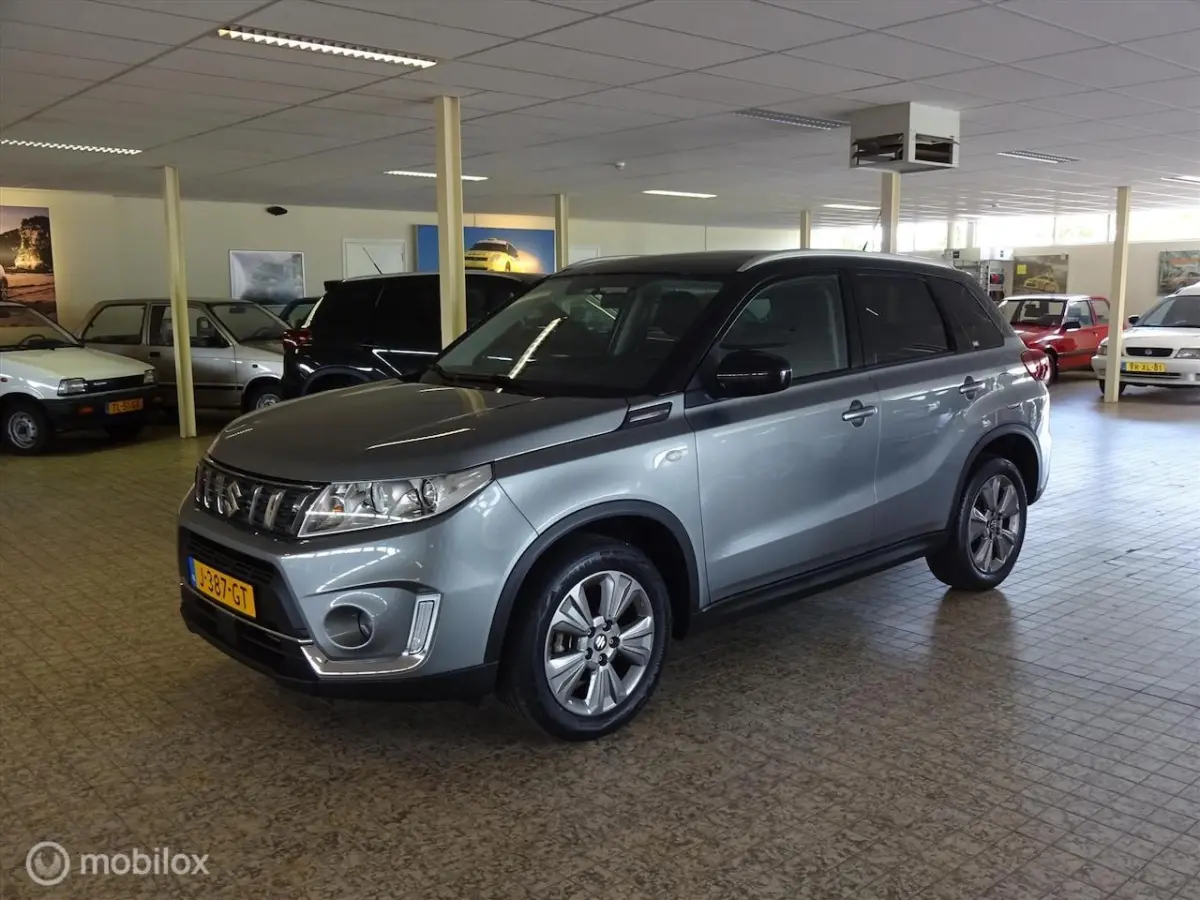 1.0 Boosterjet 112PK Select Navigatie