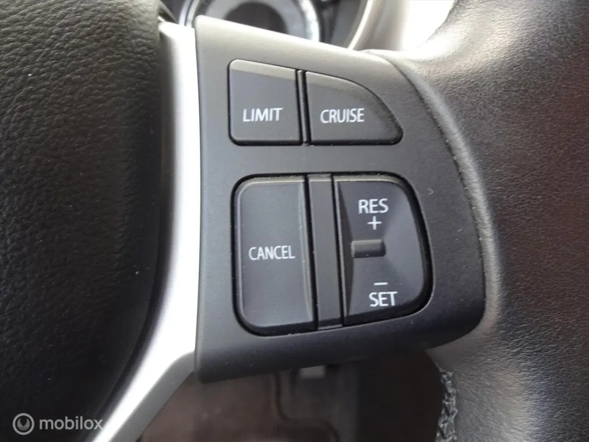 1.0 Boosterjet 112PK Select Navigatie