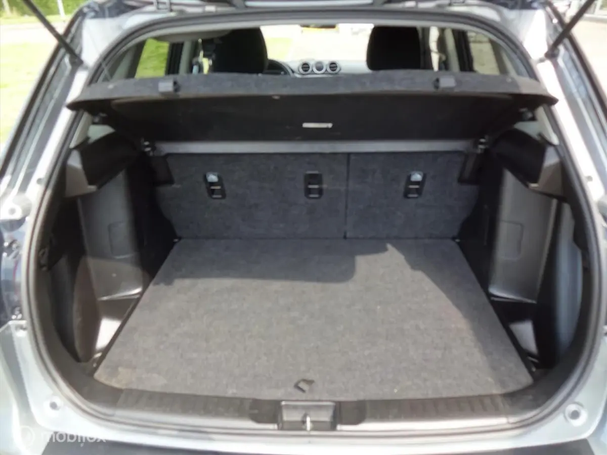 1.0 Boosterjet 112PK Select Navigatie