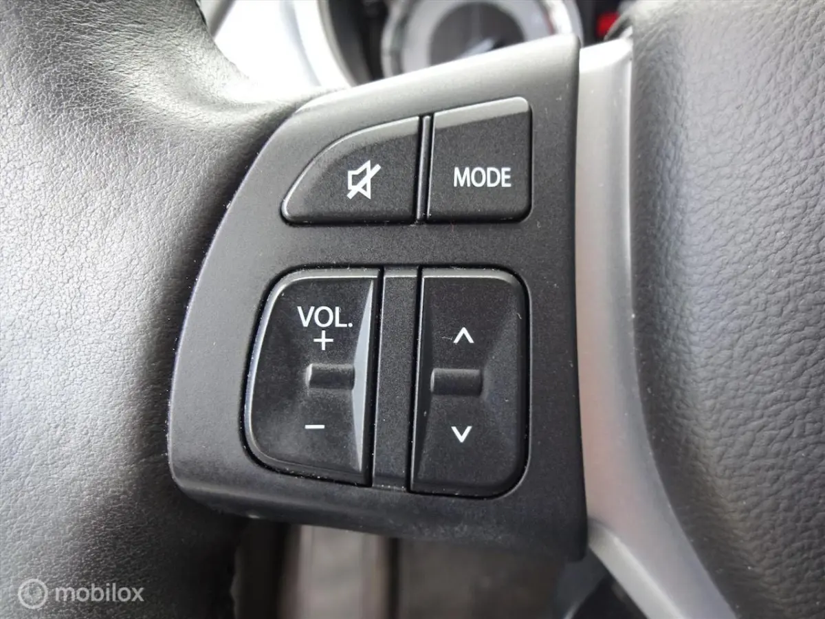 1.0 Boosterjet 112PK Select Navigatie
