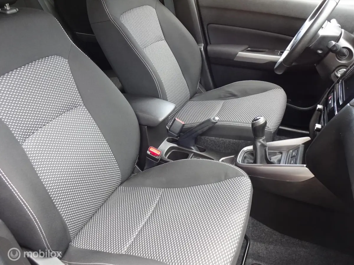 1.0 Boosterjet 112PK Select Navigatie