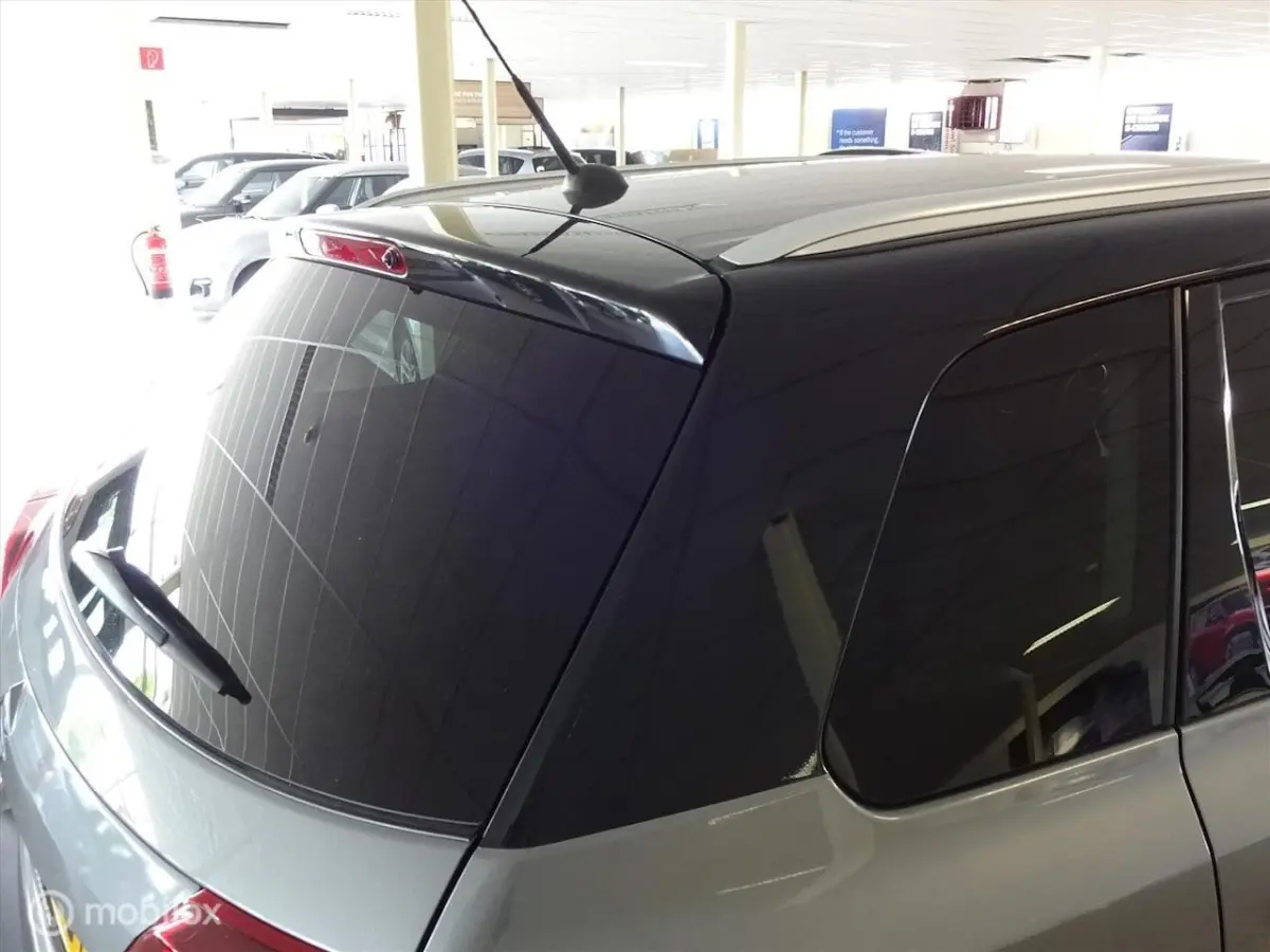 1.0 Boosterjet 112PK Select Navigatie